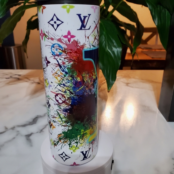 Graffiti Print Custom Luxury Brands 20oz Tumbler with duo lids 🎉sale - Picture 4 of 9